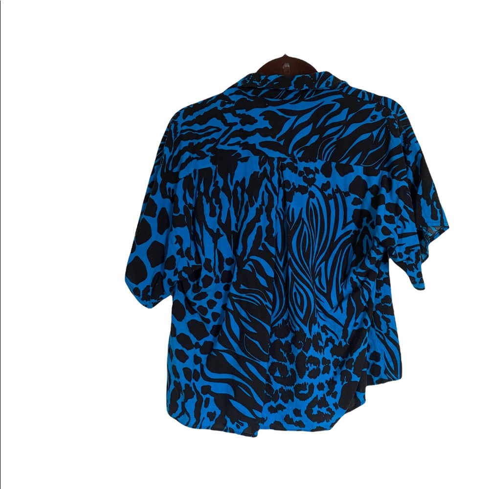 Vintage 80’s Patterned Button Down Tee - image 4